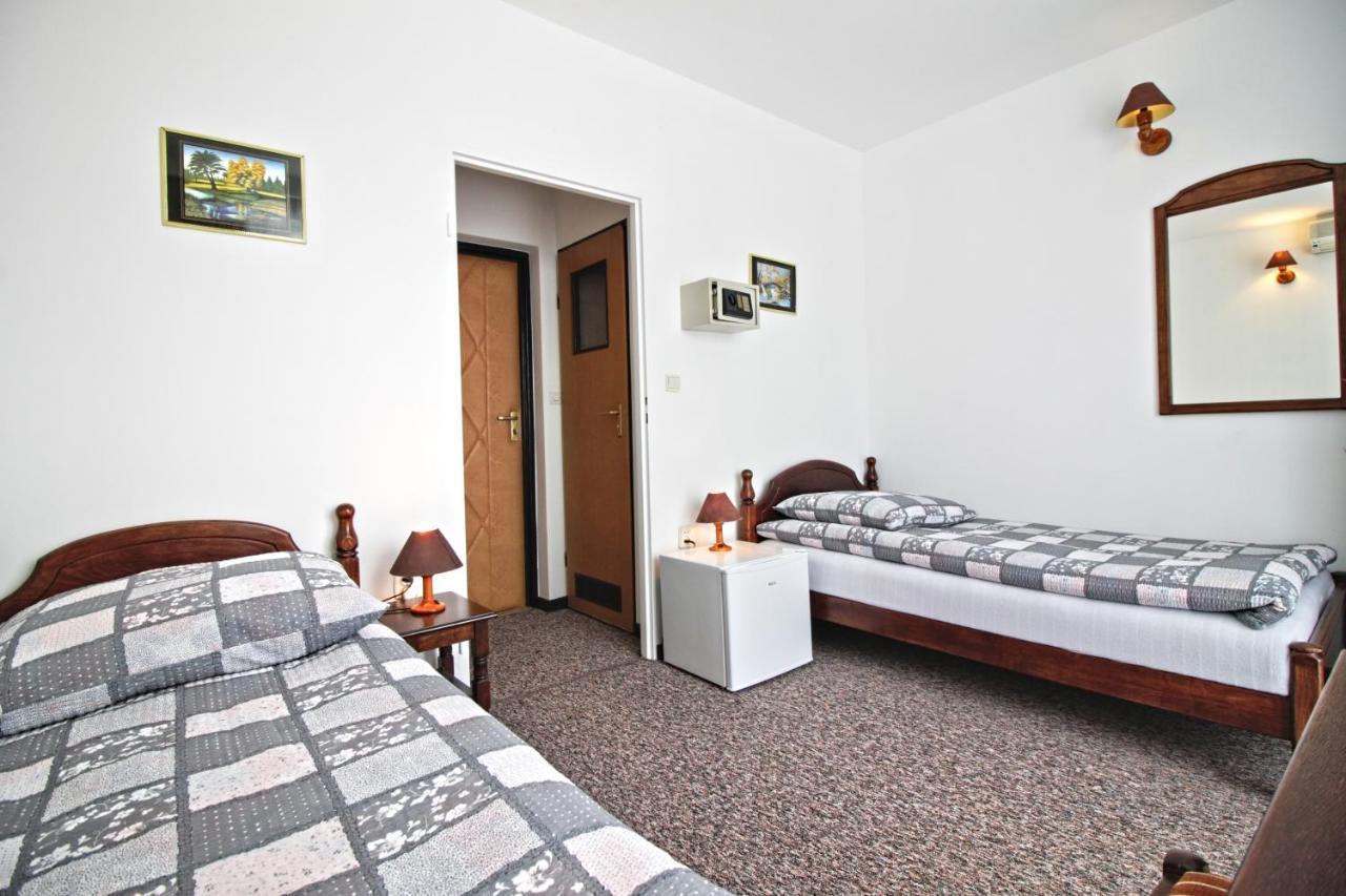 Motel Na Zbojeckiej Skawa Exterior foto